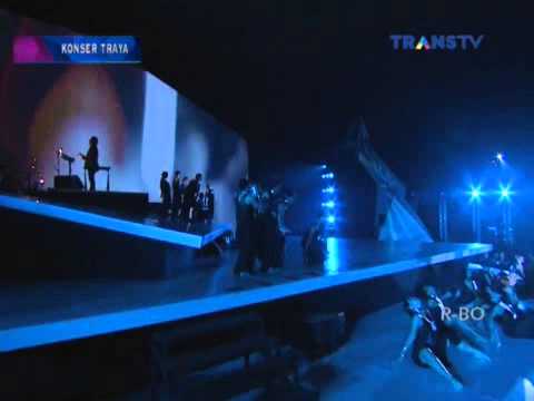 KRISDAYANTI - PILIHLAH AKU // KONSER TRAYA KRISDAYANTI 22 MEI 2015