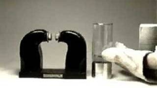 Demo of Liquid Oxygen's paramagnetism