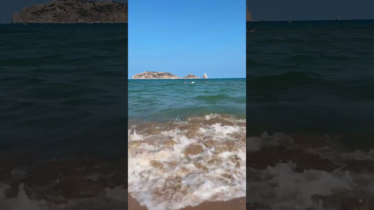 Perfect beach day in L’Estartit! 🌊 