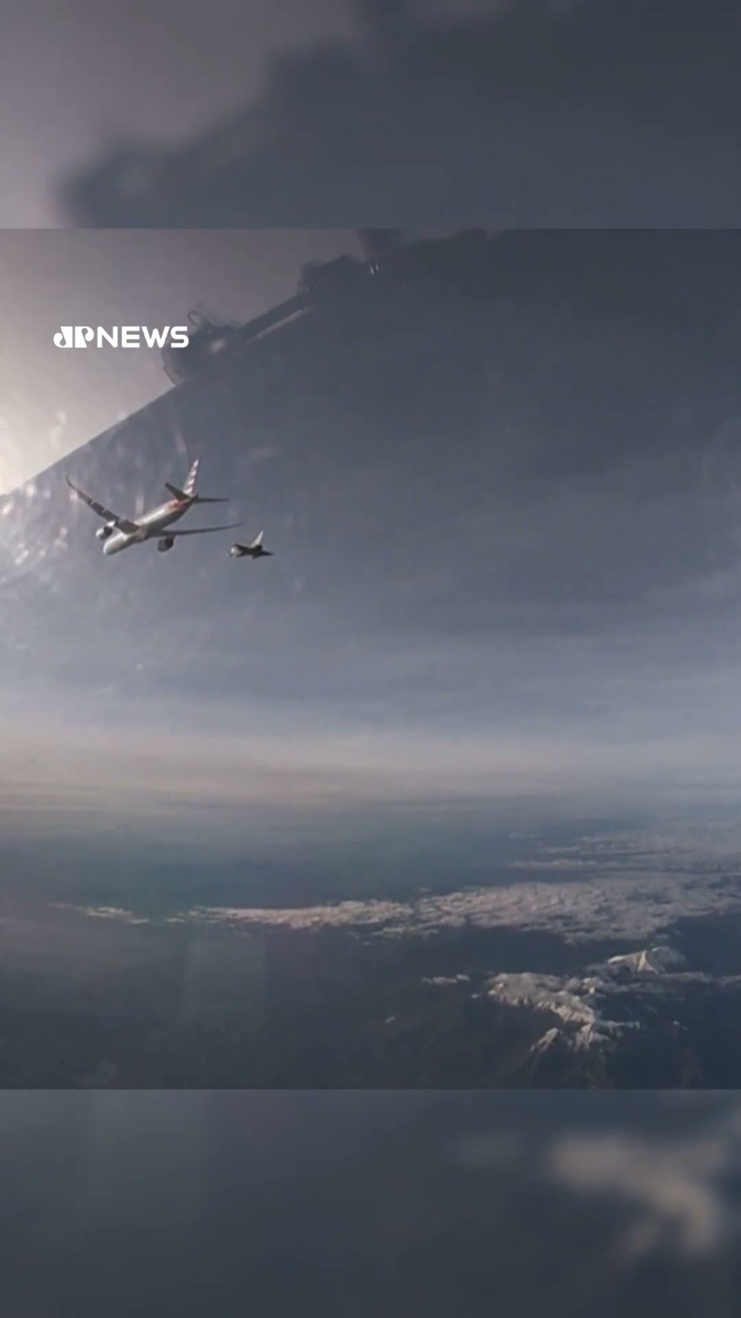Confira momento que caças italianos acompanham avião após ameaça de bomba #shorts