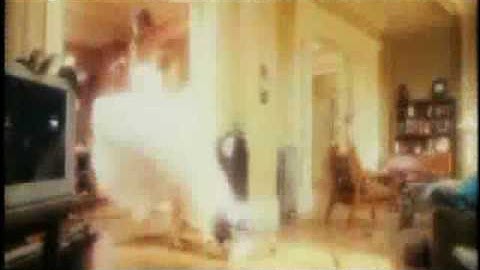 魔法にかけられて　予告編