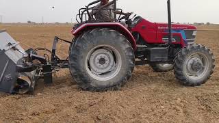 Loading of Self loading Manure Spreader .