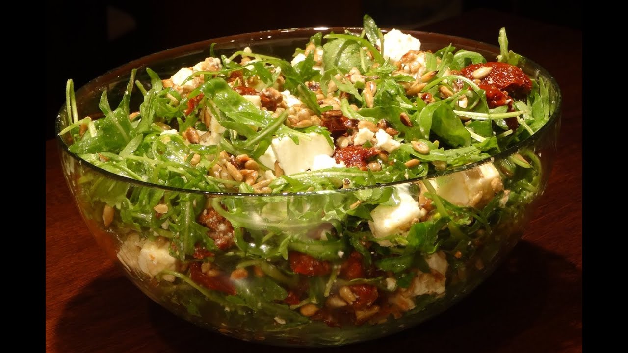 Sałatka z rukoli, suszonych pomidorów i koziego sera (Krótka forma #2)