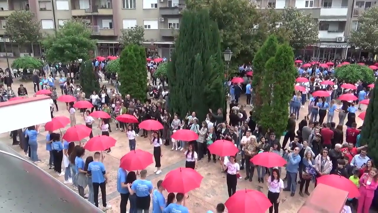 Tradicionalni ples maturanata na Crvenom trgu u Pirotu 19.05.2023.