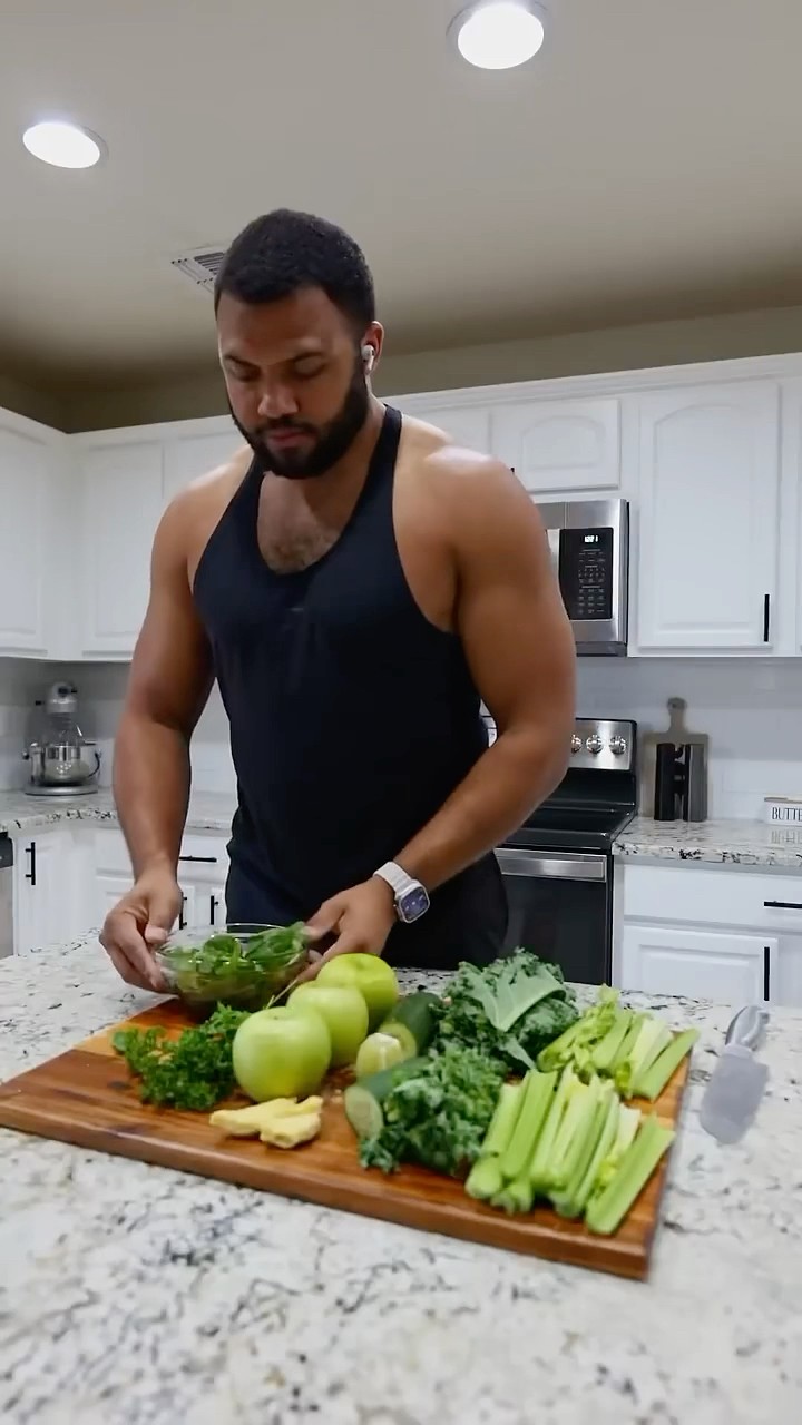 #JasonDeruloTV // Green Juice ? #GotPermissionToPost From @Jefeharris #HandsOnMe
