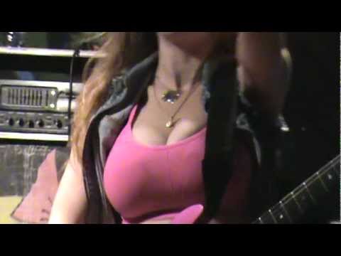 The Iron Maidens - Wasted Years (Iron Maiden Cover) - Medellin 2012-03-20