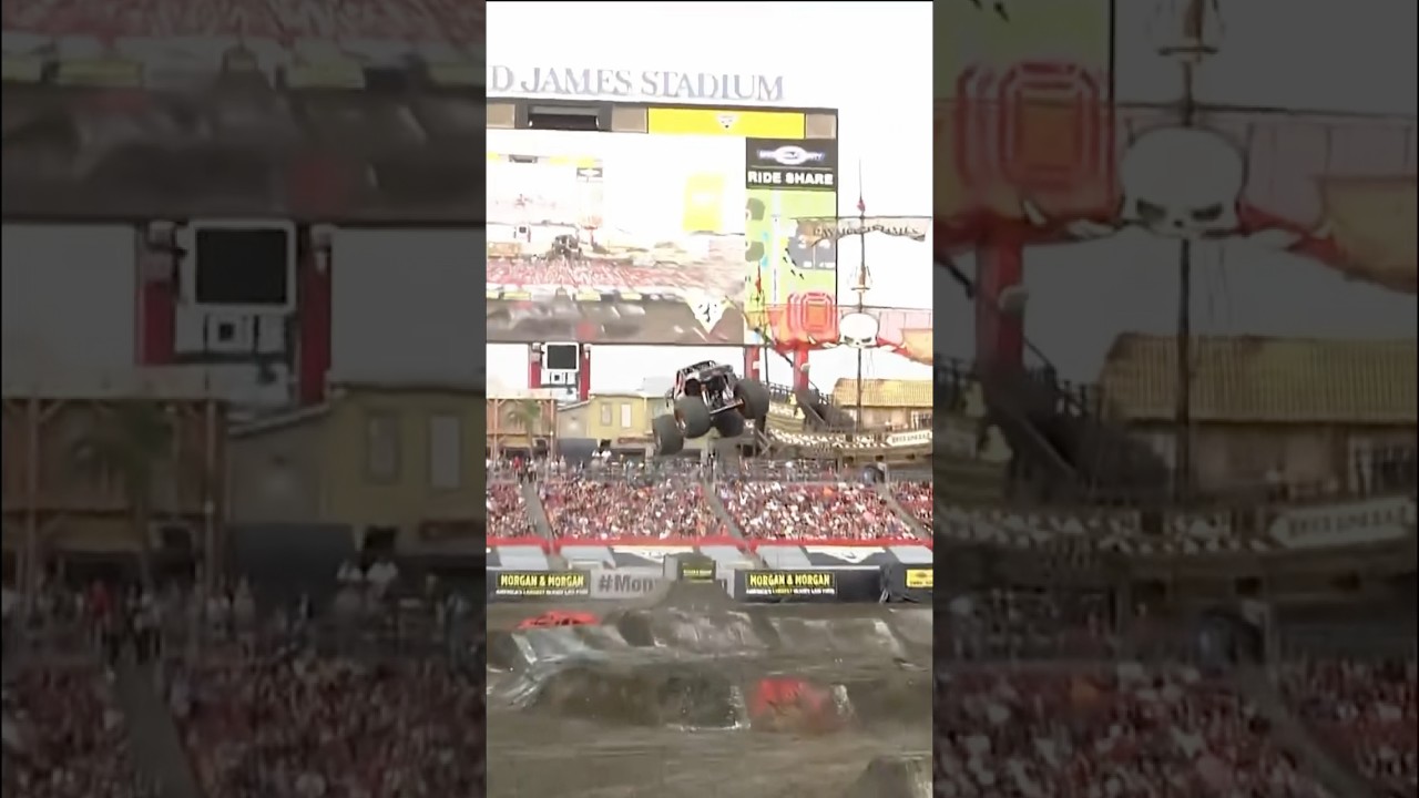 Zack Garner driving like the side of his truck “WILD” 🤟