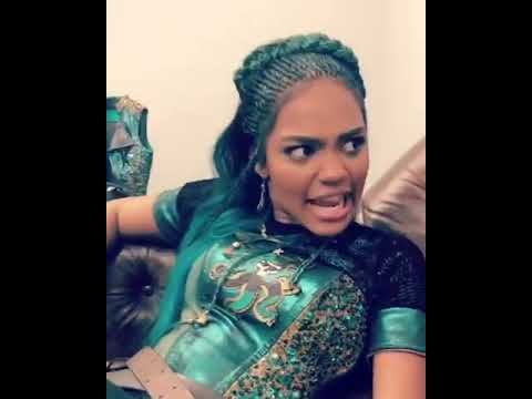 China Anne McClain - Dynamite (from A.N.T. Farm)