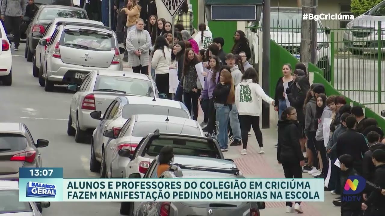 Estudantes e professores realizam protesto no Colegião em SC