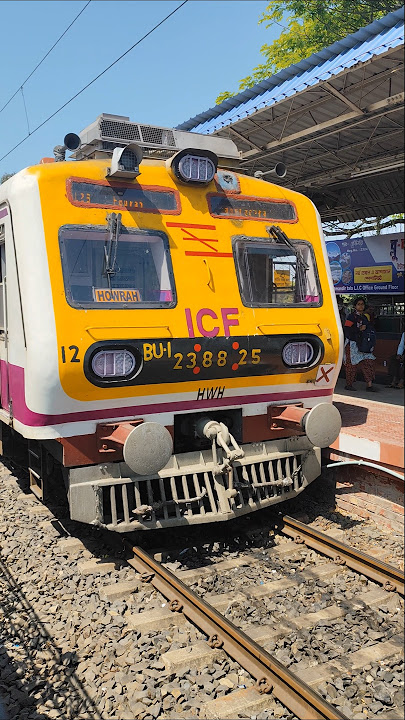 Download lagu Yolo Face And Pink Face To Emu Local Train Seoraphuli Local And Barddhaman Local Depart Horn 💛💜 #var