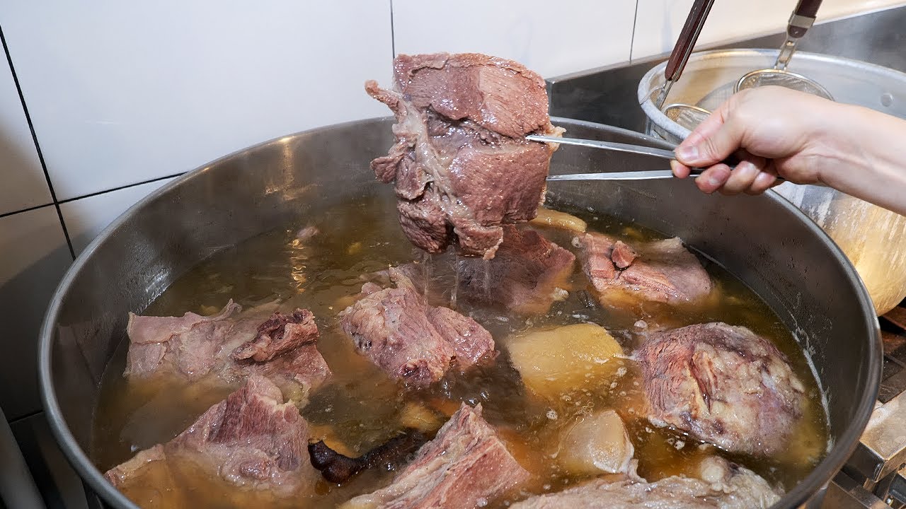 고기듬뿍! 대한민국 최고의 쌀국수 / the best rice noodles in korea / korean street food YouTube