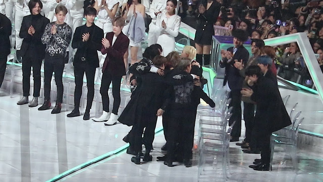 [4k] 191130 MMA BTS 방탄소년단 올해의 아티스트상 수상 (박서준님 시상) (단체 fancam) 직캠