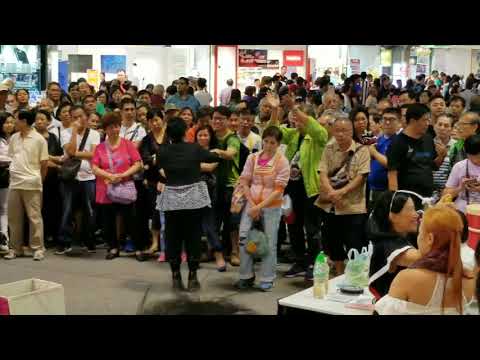 旺角羅文171021-舞台皇者Andy演唱