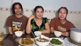 CHỒNG VẮNG NHÀ BA MẸ CON NẤU BỮA CƠM ĐƠN GIẢN VỊT KHO NGHỆ CANH CHUA BÔNG SÚNG | thôn nữ cà mau