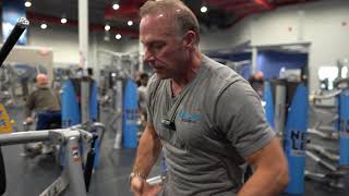 Hoist Crunch Machine (How To Use It)