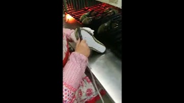 Gu LAN Hui shoe brush glue machine in the factory application, (http://www.jsgulanhui.can)