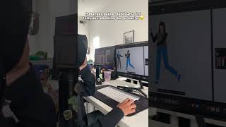 Hubungan pling stabil tahun ini yaitu aku, deadline dan pc kantor