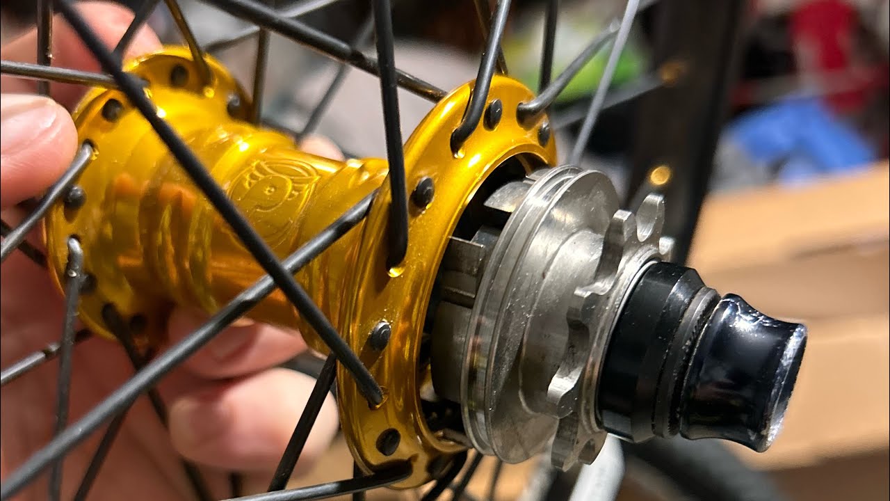 How To Put Bmx Grips On With No Compressor/ Hair Spray- Florida Style- Subscribe For More!!!!