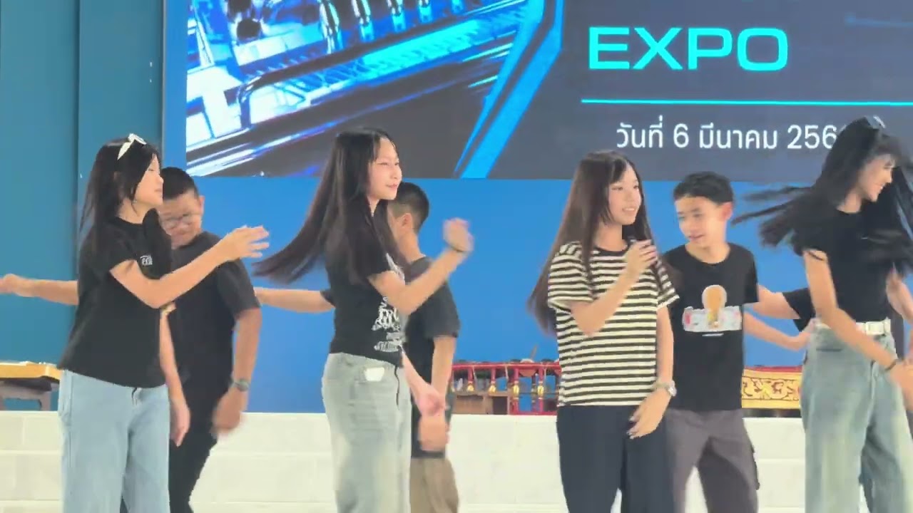 การแสดงของนักเรียน ชุด 1 นิทรรศการวิชาการเครือข่ายโรงเรียนที่ 27  ผอ.ดร.พวงผกา  แสงเงิน รร.ฤทธิยะ￼ฯ