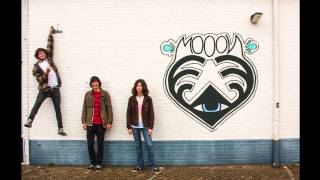 Video thumbnail of "MOOON - Surfin' With You"