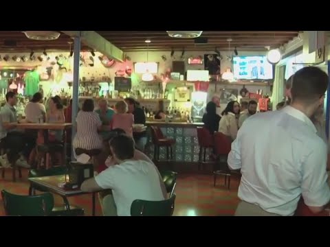 Video: Die besten Hotelbars und Restaurants in Houston