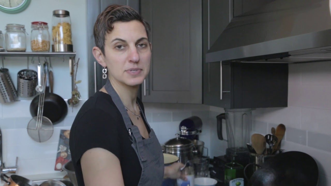 How to make perfect scrambled eggs - YouTube