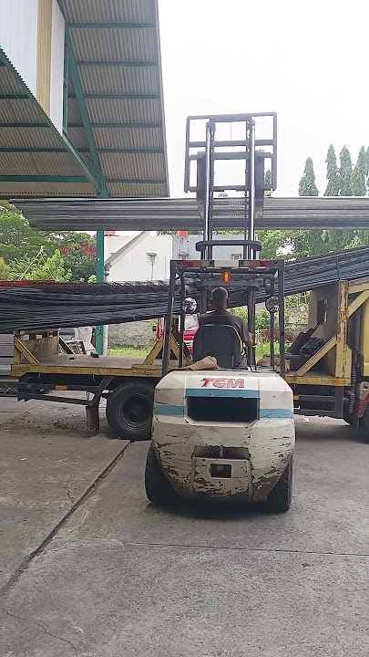 still loading the goods boss #buildingmaterials #shortvideo #concrete #bondek