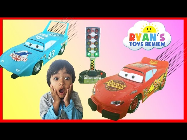  Disney Cars Toys Cars: Lightning McQueen : Toys & Games