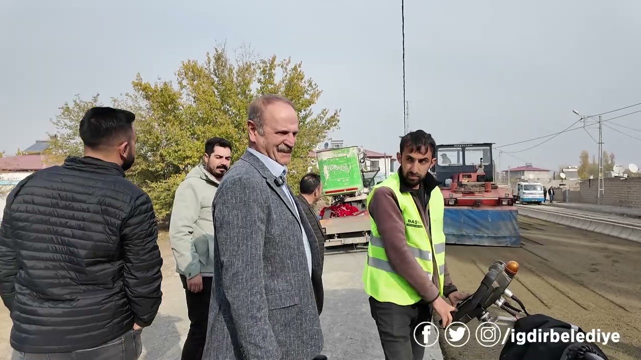 Iğdır Aktaş Caddesi'nde Asfalt Çalışmaları Hızla Sürüyor. Eş Başkan ve Meclis Üyeleri Sahada!