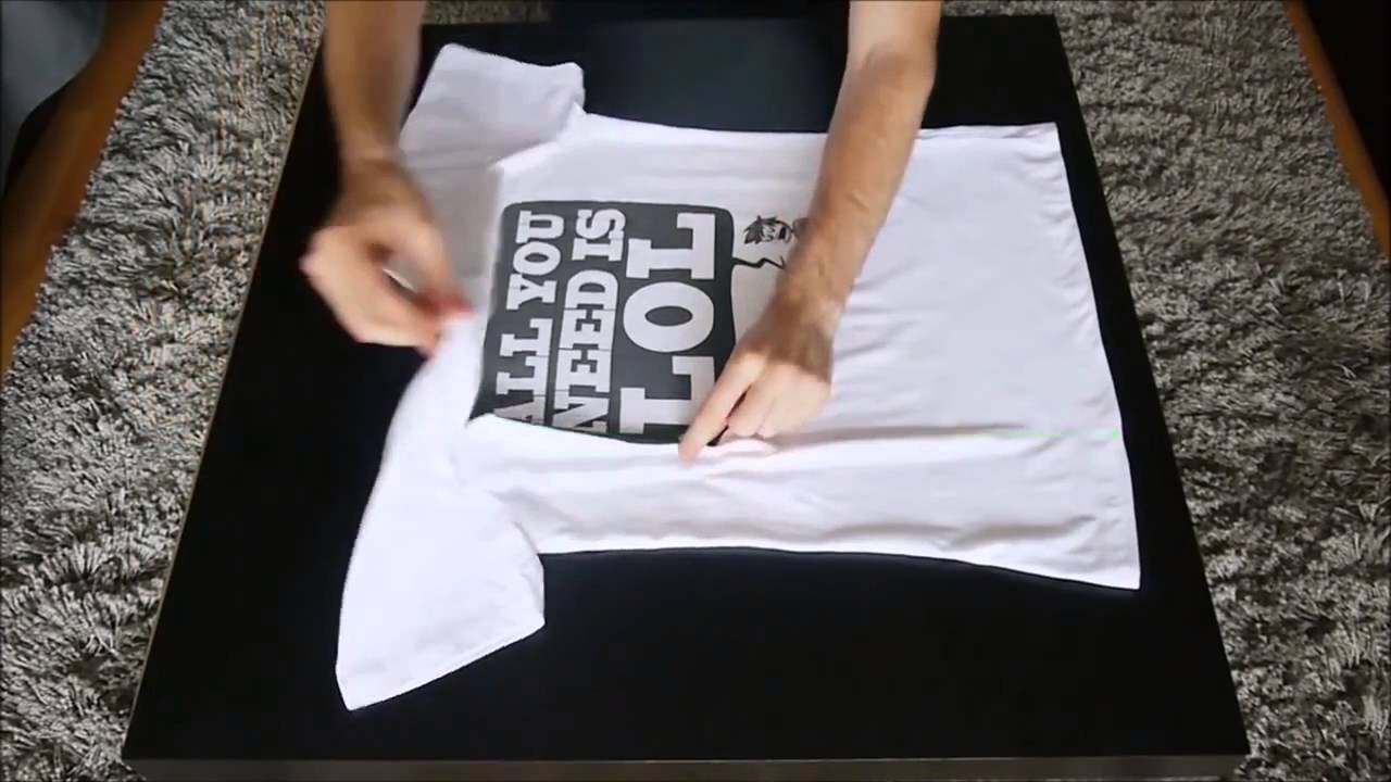 Comment plier un tshirt en 3secondes-narmol - YouTube
