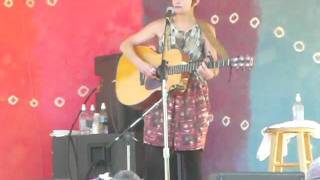 Video-Miniaturansicht von „Shawn Colvin at Clearwater 2010 - Shotgun Down the Avalanche“