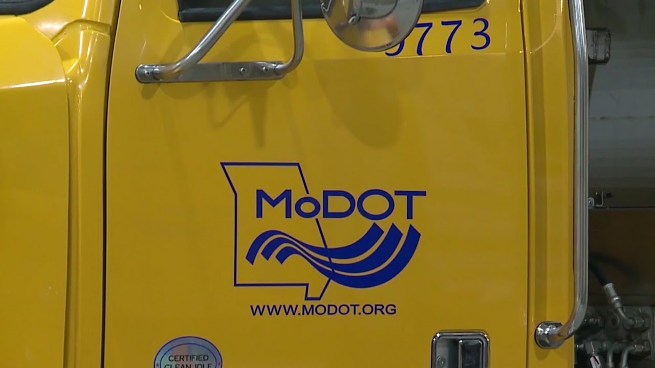 This week's roads are fine, but MoDOT ready for winter weather - YouTube