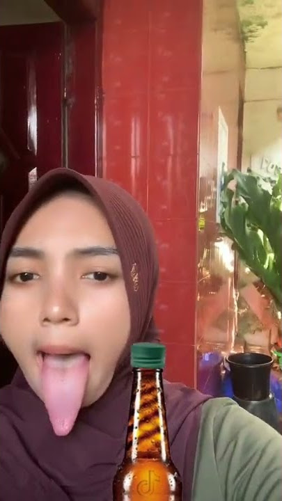 Lidahnya panjang banget