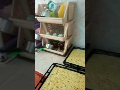 خبز الدار يأكلو البراني كما قال رضا الطلياني