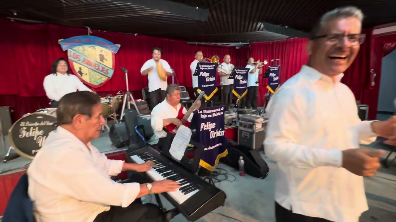 A mi compadre Camilo - Felipe Urbán y su danzonera