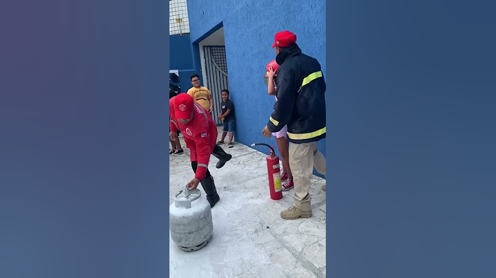 Como apagar fogo de gás de cozinha com extintor - bombeiro mirim