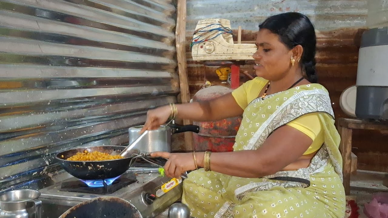 होळीची स्पेशल पुरणपोळी 😍 | मम्मीची सोपी पद्धत बघा | सगळ्यांना होळीच्या शुभेच्छा 🙏