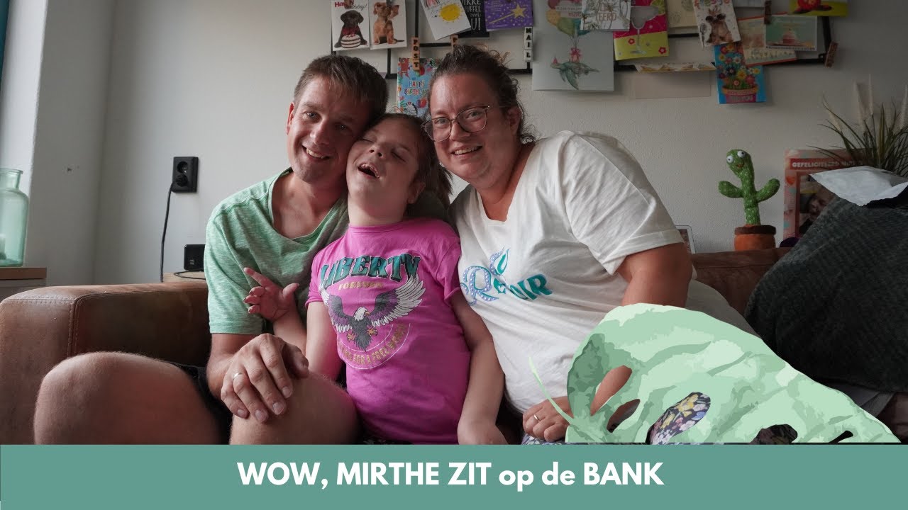 WOW, Mirthe ZIT op de BANK!! - YouTube