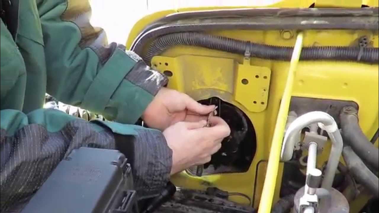 Jeep Wrangler 2001 Replace Heater Blower Motor - YouTube