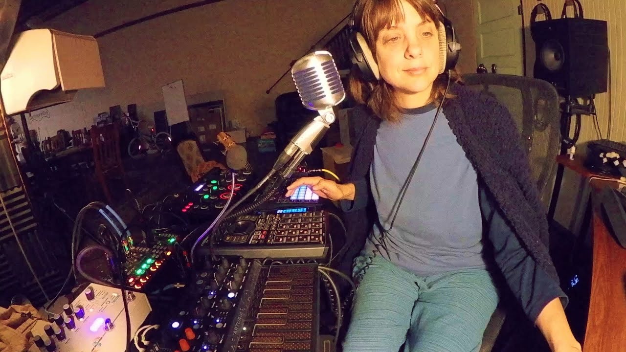 Good Thing Going - Original Live Looping Performance and Integration of Koala Sampler Into The Jam