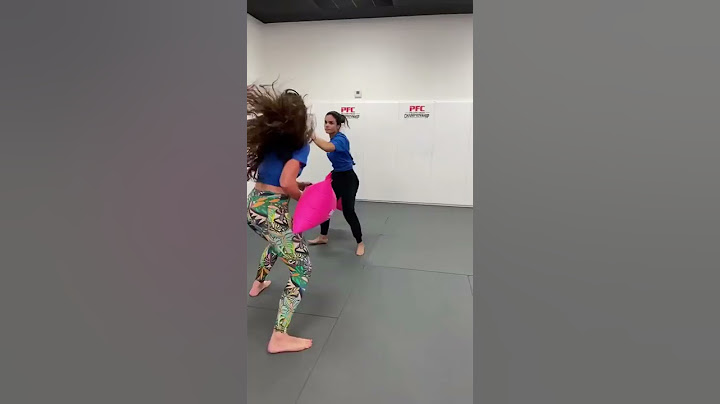 Professional Pillow Fighting. Tag who you'd beat in a duel 👀 | #shorts