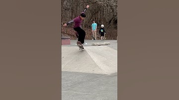 Varial heel, Nollie Inward Heel and a Frontside bigspin on a pyramid