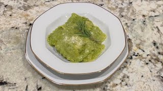 Ravioli with pesto sauce (easy recipe)