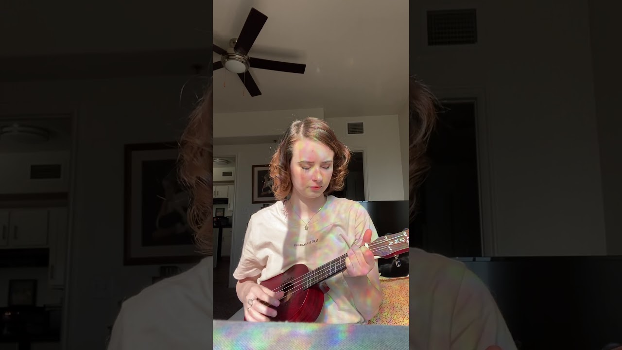 Midnight Love by Girl In Red - Ukulele Cover