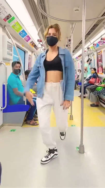 I danced at a metro station 😱💃