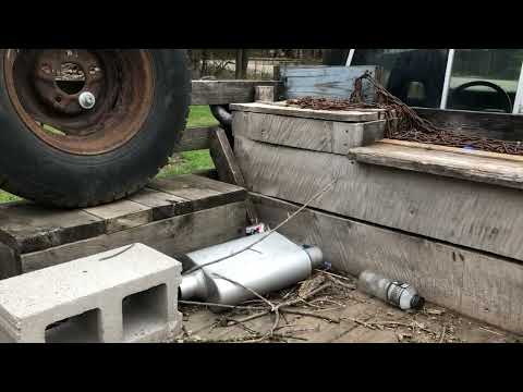 Leon’s 1982 Ford F150 4.9 I6 stock exhaust