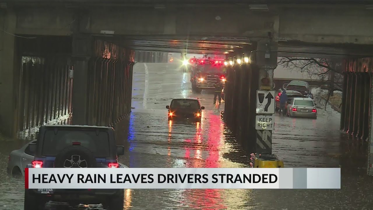 Midtown flooding strands drivers - YouTube