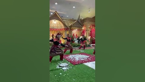 Tari Piring Injak-Injak Kaca #shortvideos #minangkabau #taripiring #sumbarrancakbana