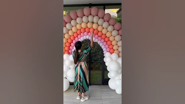 Rainbow balloon. Easy rainbow balloon arch. Rainbow tutorial. Rainbow sculptures. #balloonrainbow