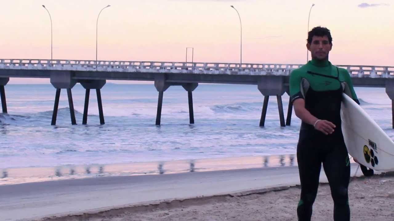 [flash] PRO SURFER - ALEX RIBEIRO - YouTube
